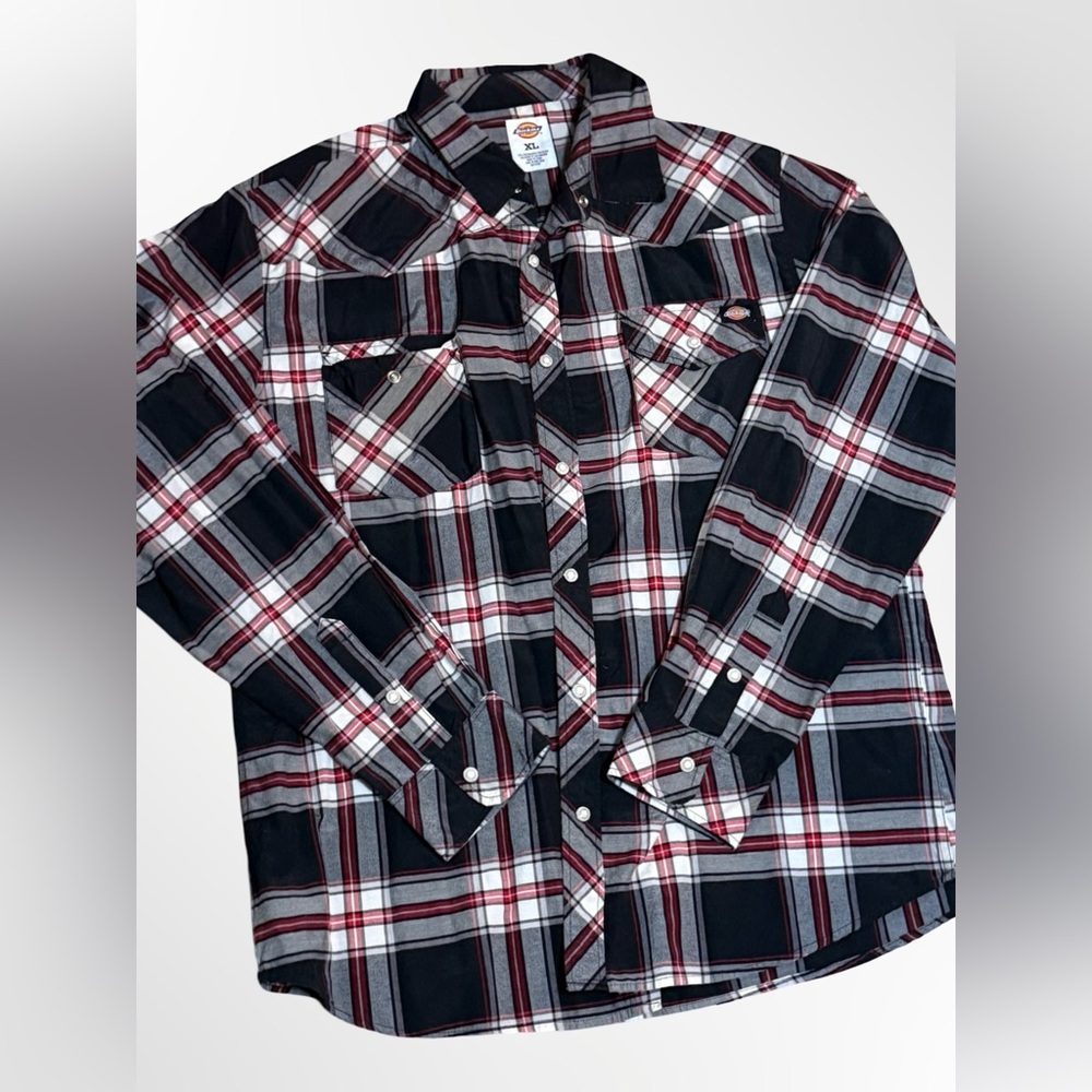 Dickies Men's Long Sleeve Black and Red Plaid Shirt Size XL